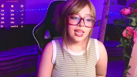 bunnylilith_ online show from January 9, 1:22 am