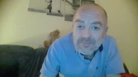 Snapshot of burnleyguy1977 chatting on December 6, 4:30 am burnleyguy1977 online show from December 6, 4:30 am