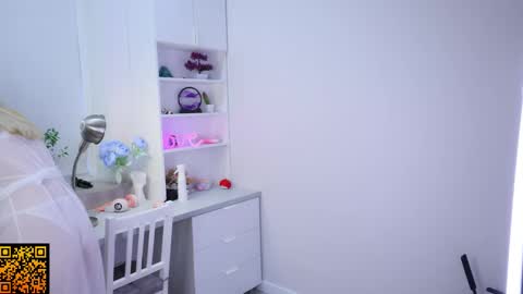 butteflai online show from October 15, 8:37 am