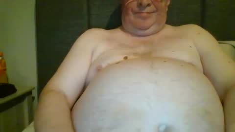 caerphillyphil online show from March 15, 3:44 am