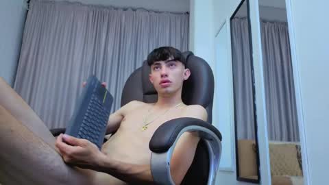 caled_saenz online show from May 23, 9:00 pm