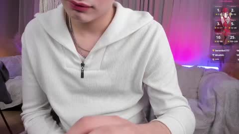 Call me Leo online show from December 6, 5:38 pm