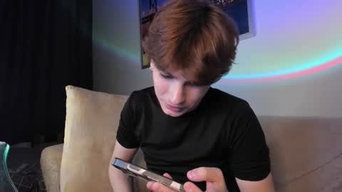 Call me Leo online show from January 24, 12:09 am