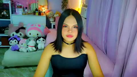 Mia online show from June 18, 5:13 am
