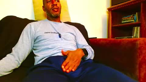 My name is Robert  Dont be shysay hi I love to chat. For requests or dirty talk please use tips  online show from February 3, 3:15 am