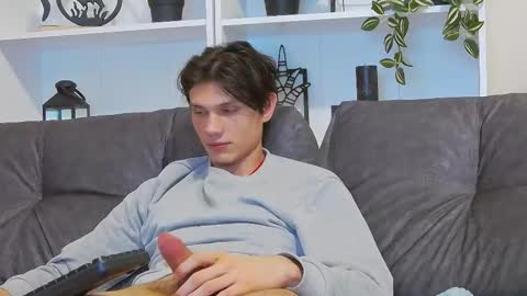 Snapshot of calvin_cay chatting on March 5, 8:21 pm Calvin online show from March 5, 8:21 pm