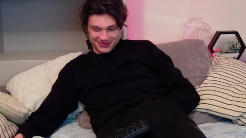 Snapshot of calvin_cay chatting on January 17, 1:04 am Calvin online show from January 17, 1:04 am