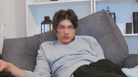 Snapshot of calvin_cay chatting on February 28, 11:45 pm Calvin online show from February 28, 11:45 pm