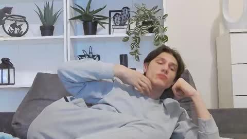 Snapshot of calvin_cay chatting on February 26, 7:53 pm Calvin online show from February 26, 7:53 pm