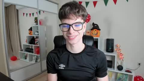 Hey I am Calvin  online show from March 8, 7:09 pm