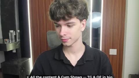 Hey I am Calvin  online show from March 31, 5:46 pm