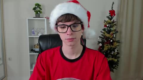 Hey I am Calvin  online show from December 24, 7:11 pm