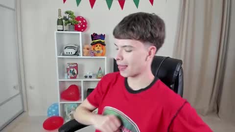 Hey I am Calvin  online show from March 6, 7:10 pm