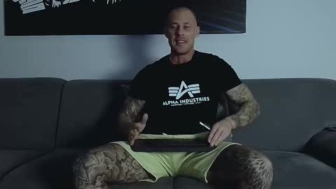 Calvin  online show from November 2, 10:21 pm