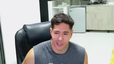 camara110 online show from March 18, 1:55 am