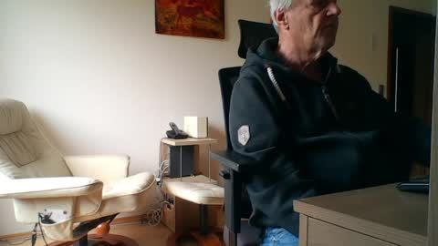 camcologne online show from April 21, 8:43 am