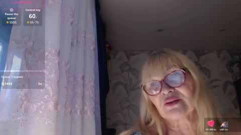 CamDiva1 online show from December 14, 4:41 am