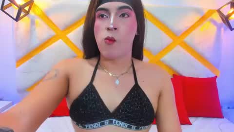 cami_rouxx online show from July 15, 8:35 pm
