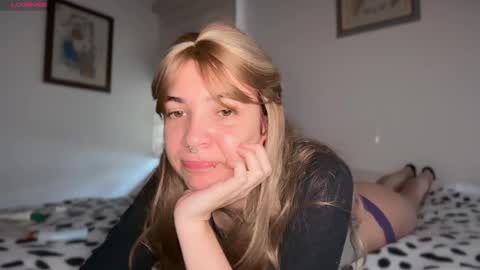 Camii online show from April 23, 3:24 pm