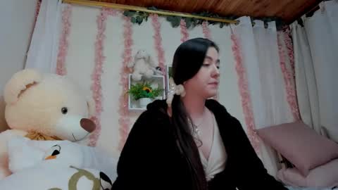 Snapshot of camiilalopee chatting on October 20, 4:50 am Camii Lopez online show from October 20, 4:50 am