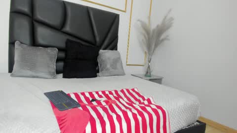 camiirosse online show from May 19, 7:54 pm