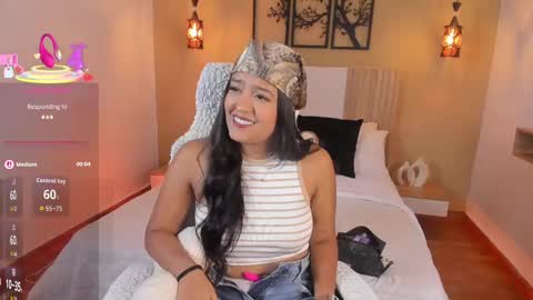 Snapshot of camila_bustamante_ chatting on October 1, 4:06 pm camila_bustamante_ online show from October 1, 4:06 pm