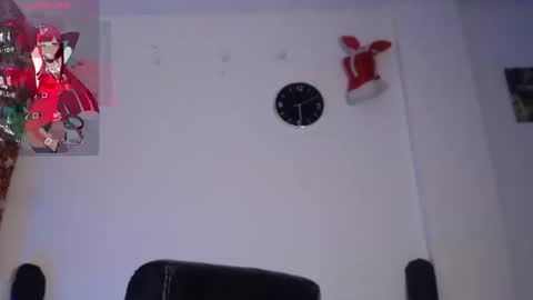 kira online show from April 19, 2:01 am