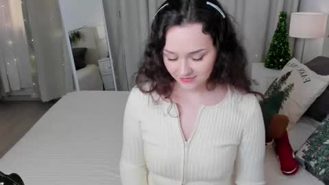 Camilla online show from December 18, 8:59 pm