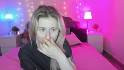 camilladreamer online show from January 13, 7:10 pm