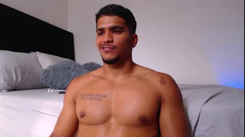 camilo_contre21 online show from November 5, 7:27 pm