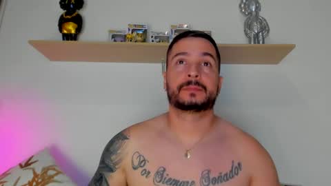 camilo_restrepo21 online show from October 19, 11:53 pm
