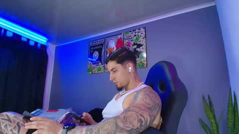 Snapshot of camiloalvarezzz3 chatting on September 22, 11:31 pm CAMILO online show from September 22, 11:31 pm