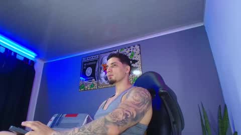 Snapshot of camiloalvarezzz3 chatting on October 6, 7:10 pm CAMILO online show from October 6, 7:10 pm