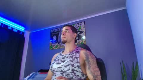 Snapshot of camiloalvarezzz3 chatting on September 30, 7:02 pm CAMILO online show from September 30, 7:02 pm