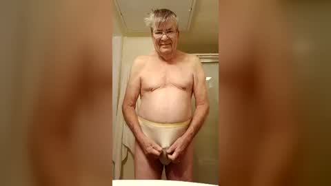 camlover12312345 online show from August 2, 12:51 pm