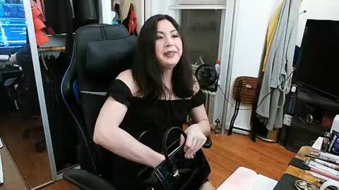 cammy_ho online show from April 17, 6:05 am