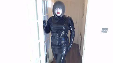 candi smokes online show from January 24, 2:30 pm