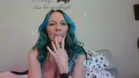 candieroselegal online show from September 12, 3:47 pm