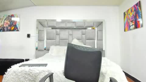 Candy  And Andy  online show from December 15, 11:01 pm