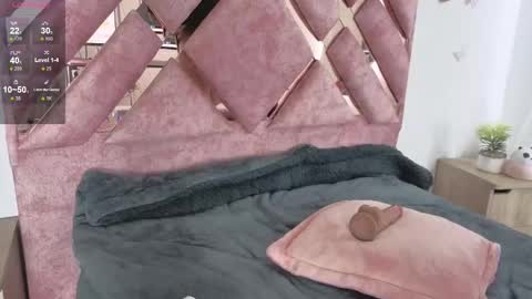 Im ChloeJoin The Fan Club online show from March 5, 5:16 am