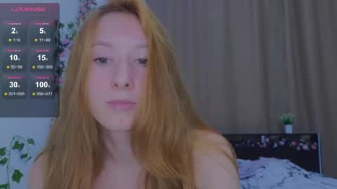 candy_flosse online show from September 22, 9:35 am