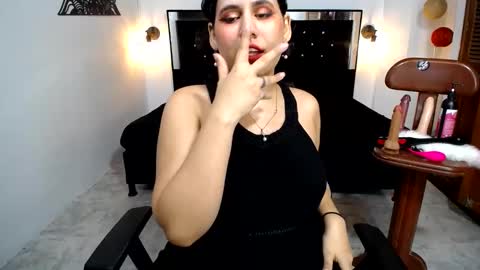 candy online show from March 9, 3:32 am