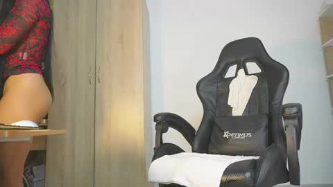 Nickol online show from April 19, 8:33 pm