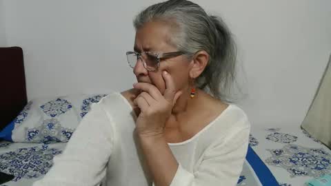 candy online show from April 21, 9:27 am