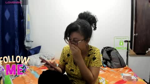 candy_val online show from May 16, 6:43 am