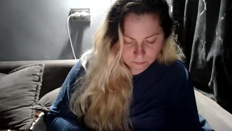 Laura online show from March 1, 11:20 pm