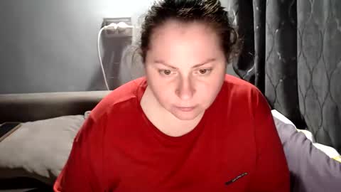 Laura online show from April 23, 7:04 pm