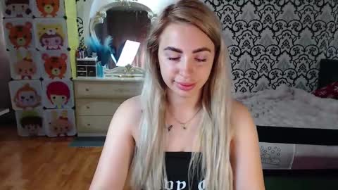 candygirlxxx9 online show from June 2, 7:10 am