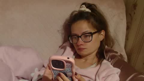 say meow and send tip  online show from October 3, 6:49 pm