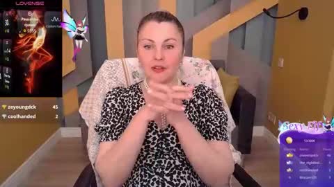 CandyLons online show from April 9, 6:19 am